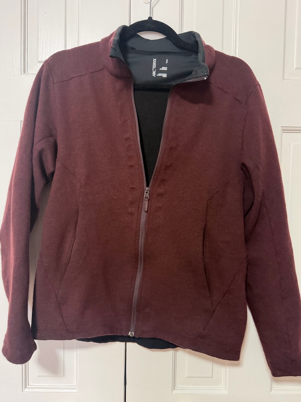 Men’s Arc’teryx Burgundy Full-Zip Jacket